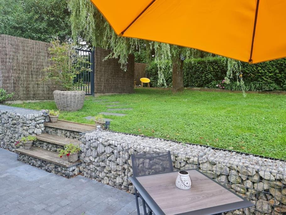 A La Campagne Proche De Toutes Commodites. Ferienhaus
