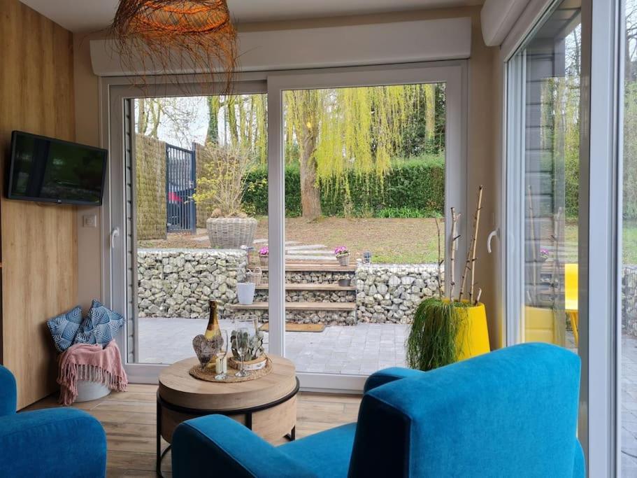 A La Campagne Proche De Toutes Commodites. Ferienhaus