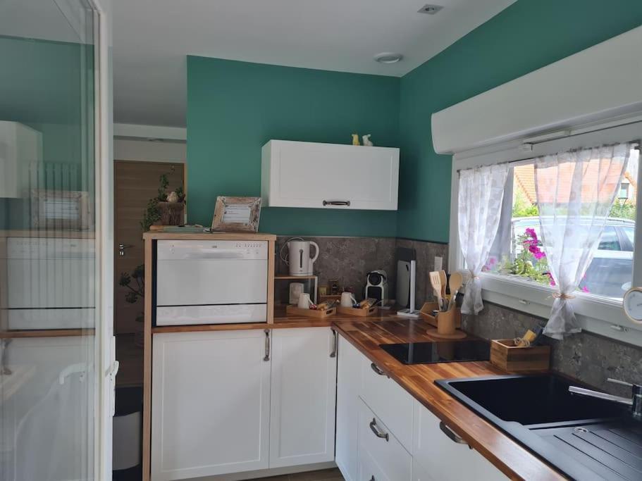 A La Campagne Proche De Toutes Commodites. Ferienhaus